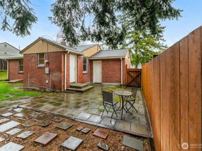 11469 37th Avenue SW, Seattle WA 98146