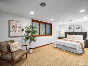 18 Holly Lane, Mercer Island WA 98040