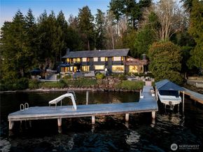 18 Holly Lane, Mercer Island WA 98040