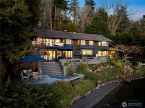 18 Holly Lane, Mercer Island WA 98040