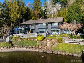 18 Holly Lane, Mercer Island WA 98040