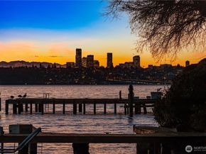 18 Holly Lane, Mercer Island WA 98040