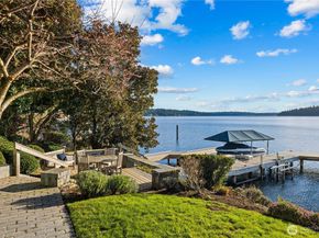 18 Holly Lane, Mercer Island WA 98040