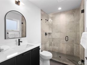 2558 30th Avenue W, Seattle WA 98199