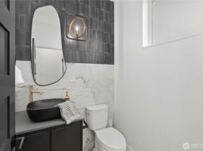 2558 30th Avenue W, Seattle WA 98199