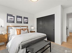 2558 30th Avenue W, Seattle WA 98199