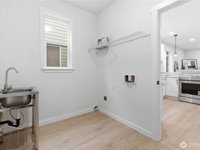 9202 18th Avenue W, Everett WA 98204