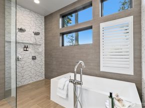 18858 NE 49th Place, Sammamish WA 98074