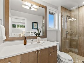 18858 NE 49th Place, Sammamish WA 98074