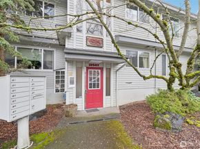 12567 35th Avenue NE 204, Seattle WA 98125