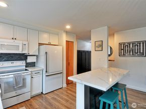 8833 1st Street NE J104, Lake Stevens WA 98258