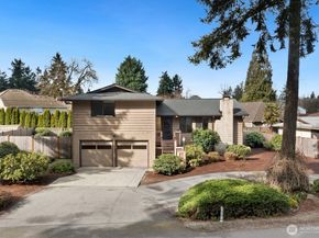 26301 Woodland Way S, Kent WA 98030