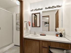 26301 Woodland Way S, Kent WA 98030