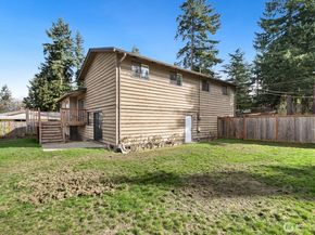 26301 Woodland Way S, Kent WA 98030