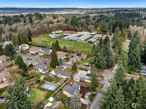 26301 Woodland Way S, Kent WA 98030