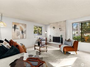 26301 Woodland Way S, Kent WA 98030