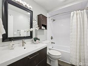 2219 14th Avenue W 304, Seattle WA 98119