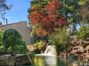 6236 NE 137th Place 229, Redmond WA 98052