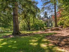 6236 NE 137th Place 229, Redmond WA 98052