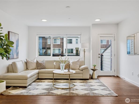 1450 157th Court NE, Bellevue WA 98008