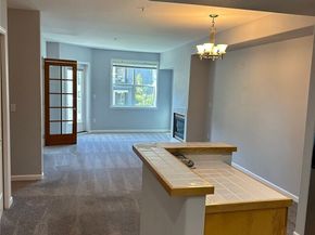 4722 12th Avenue NE 401, Seattle WA 98105