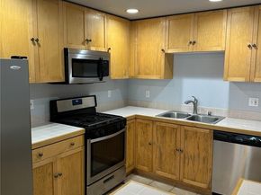 4722 12th Avenue NE 401, Seattle WA 98105