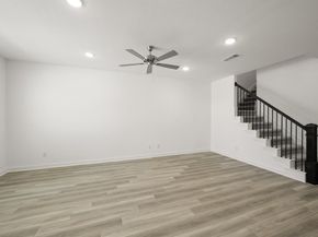 234  Wagon Spoke Way  17, Fort Worth Texas 76120