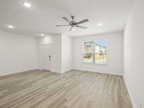 234  Wagon Spoke Way  17, Fort Worth Texas 76120