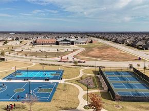 11008  Summer Rain Boulevard , Aubrey Texas 76227