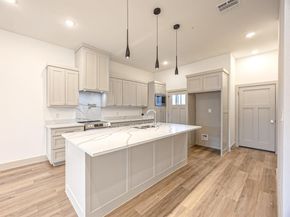 2613  Walker Street , Fort Worth Texas 76105