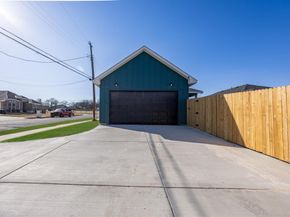 2613  Walker Street , Fort Worth Texas 76105