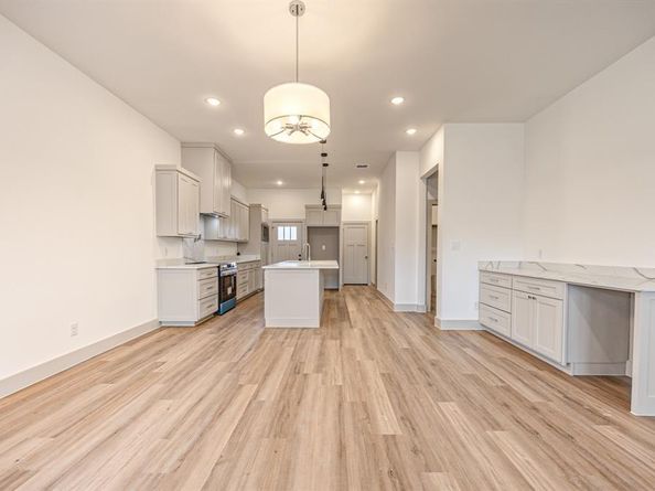 2613  Walker Street , Fort Worth Texas 76105