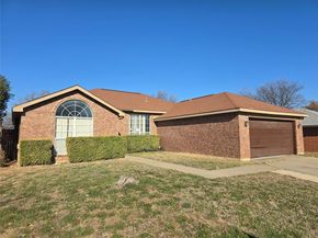 8012  Ashridge Road , Fort Worth Texas 76134