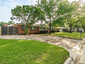 600  Circleview Drive N, Hurst Texas 76054