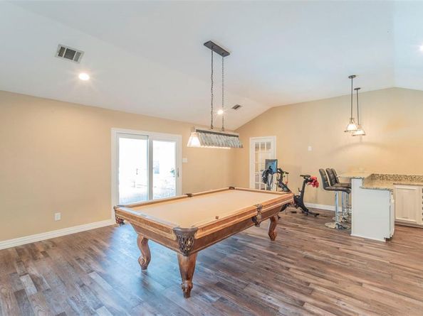 1804  Lincolnshire Drive , Bedford Texas 76021