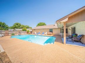1804  Lincolnshire Drive , Bedford Texas 76021