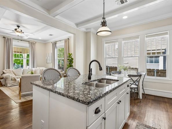 214 S Montclair Avenue , Dallas Texas 75208