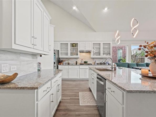 315  Chandan Way , Irving Texas 75063