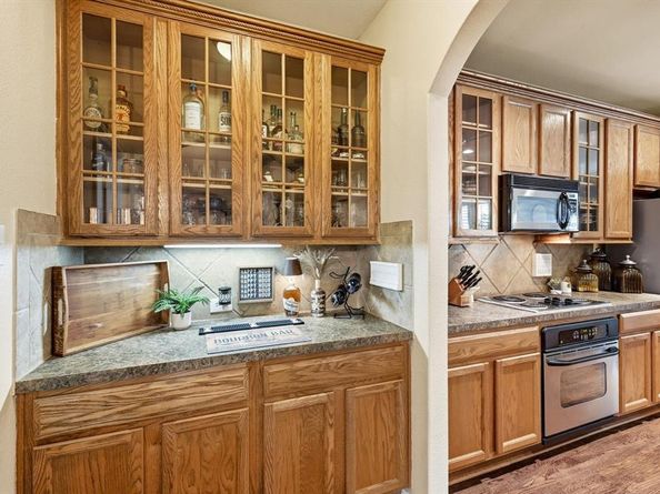 377  Kirby Drive , Lantana Texas 76226