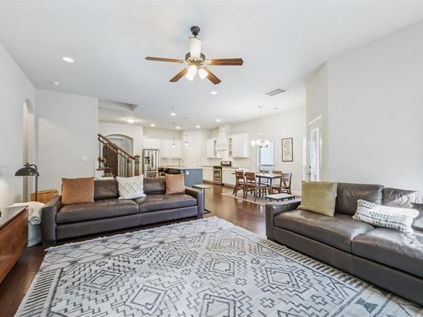 1701  Belle Place , Fort Worth Texas 76107