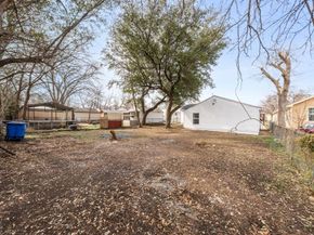 1218  Tarpley Avenue , Dallas Texas 75211