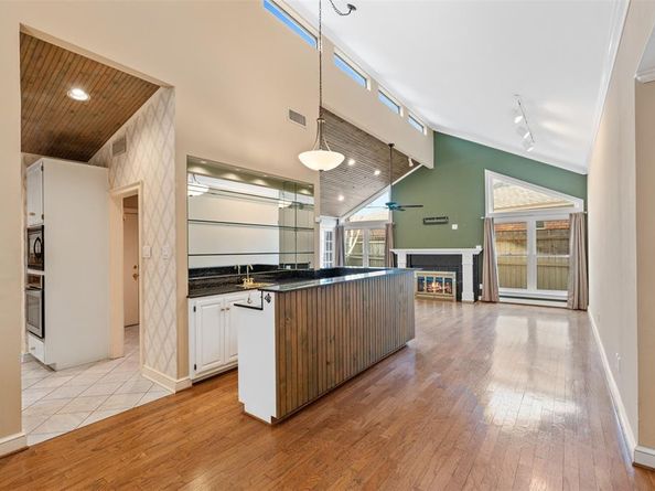 5821  Ridgerock Court , Fort Worth Texas 76132