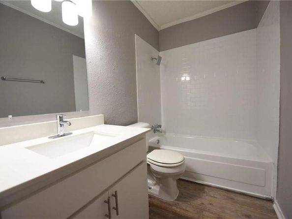 8910-8912  Greenmound Avenue , Dallas Texas 75227