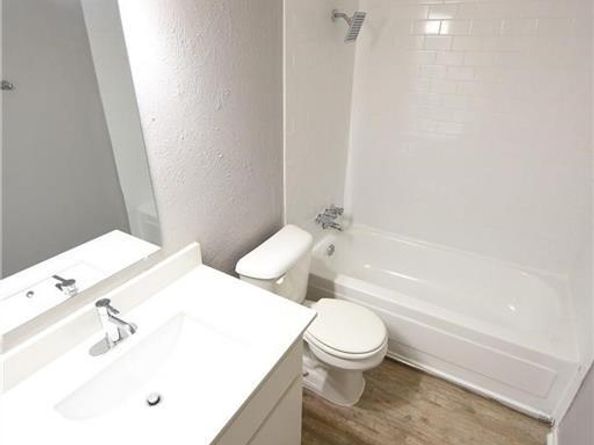 8910-8912  Greenmound Avenue , Dallas Texas 75227