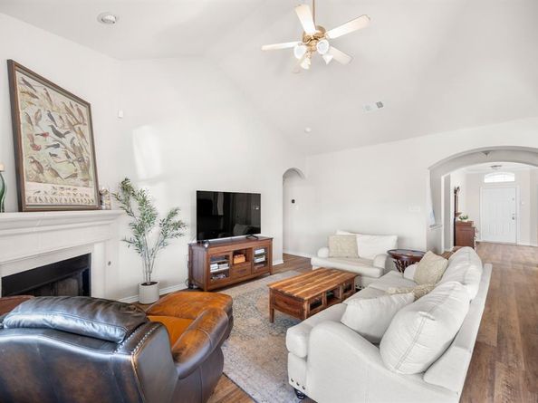 2721  Clubhouse Drive , Denton Texas 76210