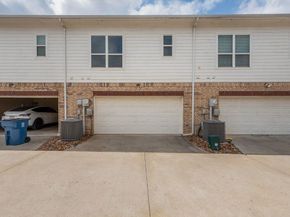 207 S Kealy Avenue , Lewisville Texas 75057