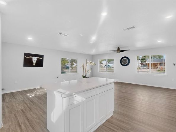 4540  Western Oaks Drive , Dallas Texas 75211