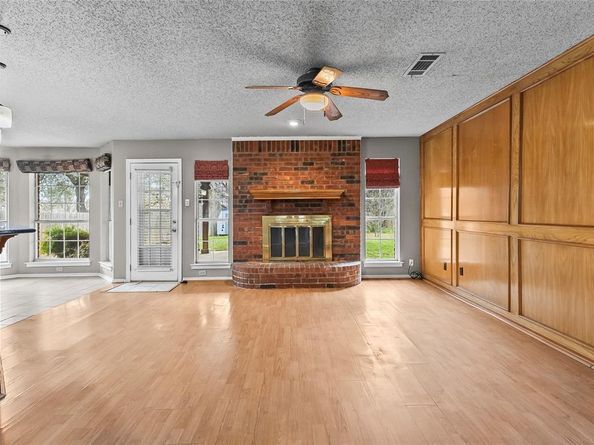 4914  Creekridge Lane , Garland Texas 75043