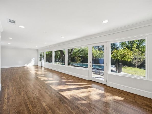 6848  Midcrest Drive , Dallas Texas 75254