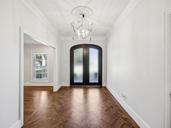 6848  Midcrest Drive , Dallas Texas 75254